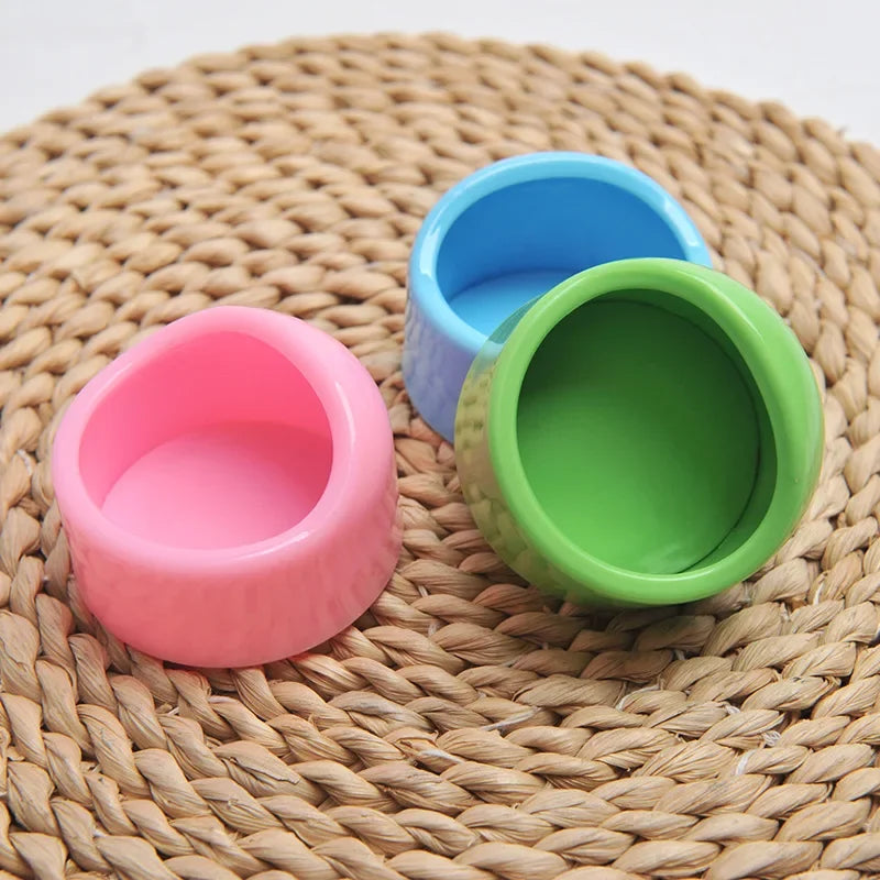 Ceramic style pet bowl.